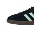 Black light blue label ih7491