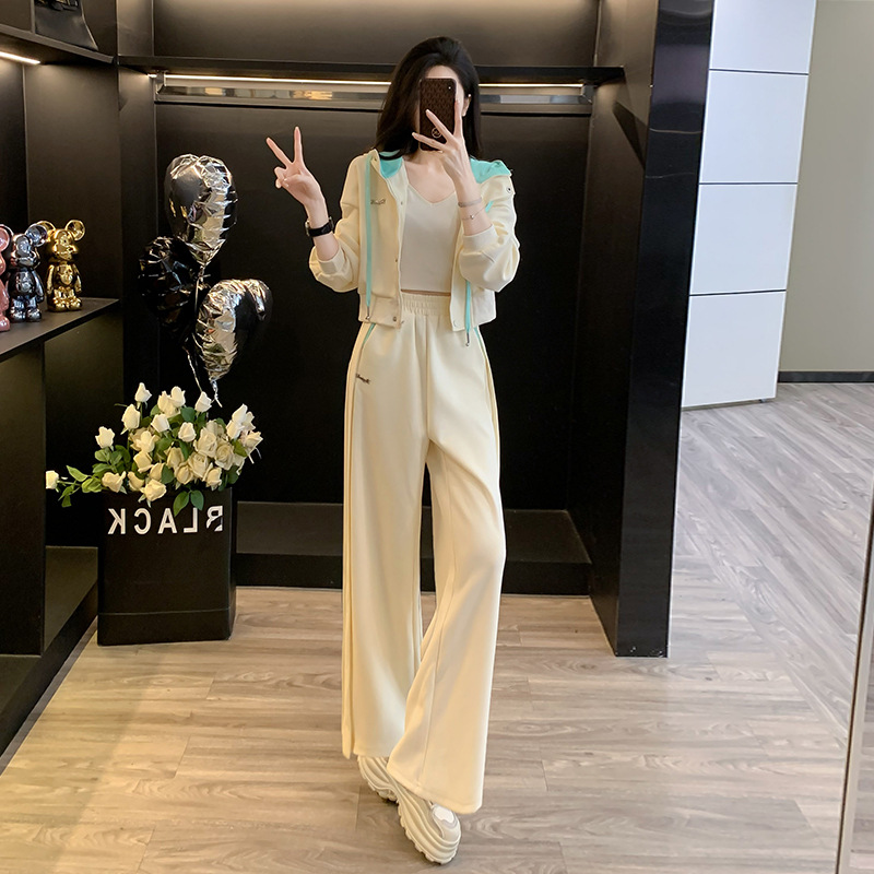 (Mới) Mã B9617 Giá 1590K: Áo Khoác Nữ Doreic Cả Bộ 2 Món Hàng Mùa Xuân Thu Đông Trông Trẻ Hơn Tuổi Thời Trang Nữ Chất Liệu G04 Sản Phẩm Mới, (Miễn Phí Vận Chuyển Toàn Quốc).