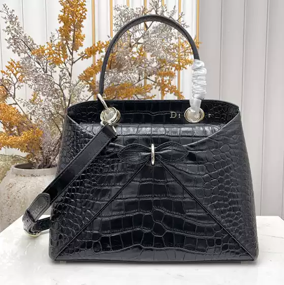 Cross-Border D Brand New Bowknot Handbag, D Brand Runway Celebrity Style Single Shoulder Crossbody Bag for Women, Made of Top-Layer Cowhide