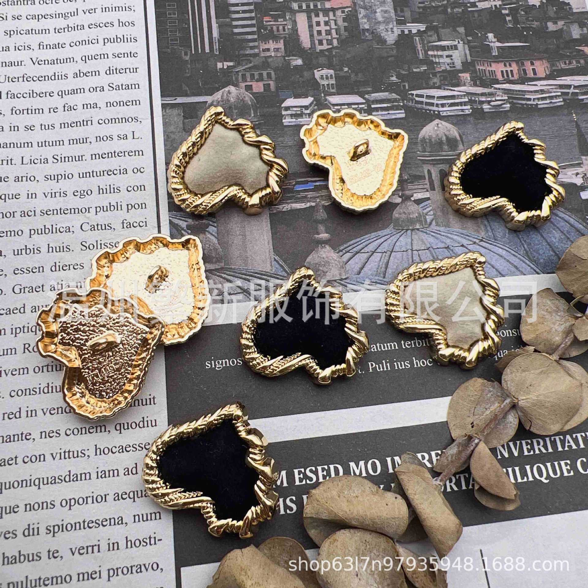 Индивидуальное фланелевое осенне-зимнее шерстяное короткое пальто Xiaoxiangfeng metal love из меха норки с серебристо-белой металлической пряжкой Изображение 1