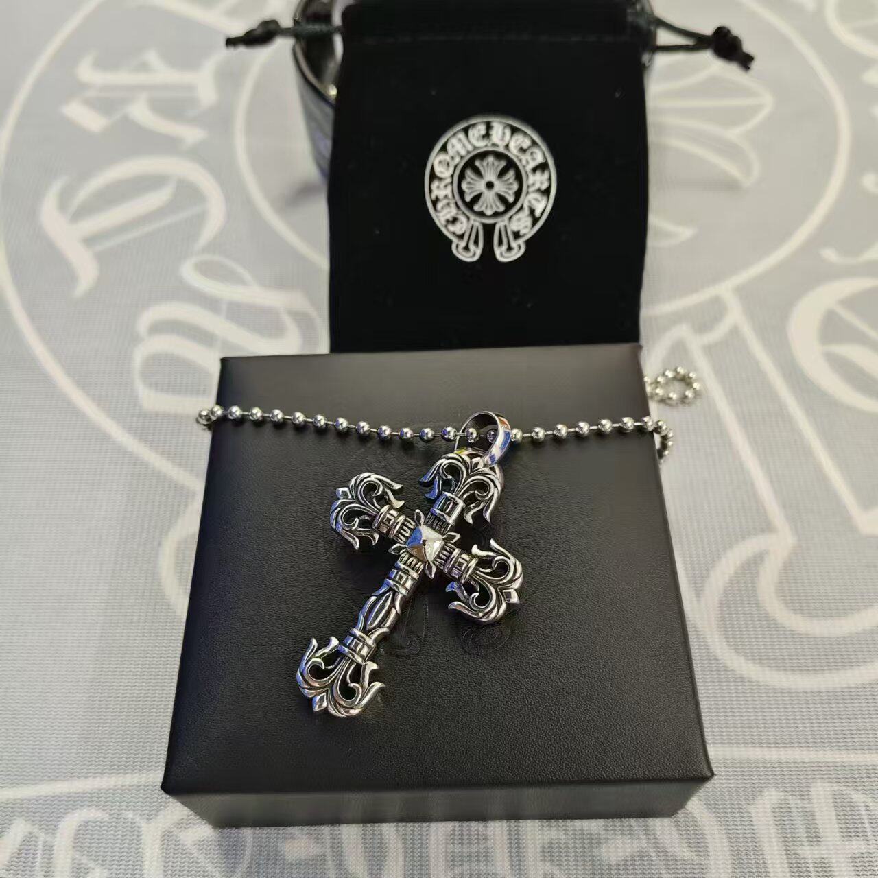 High-End Cross Pendant Necklace, Vintage Trendy Anchor, Niche Pin, Collarbone Jewelry, Unisex Wholesale