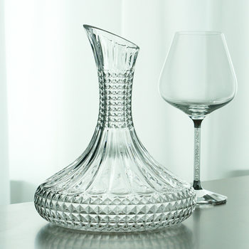 Creative European Handmade Embossed Crystal Glass Red Wine Decanter Wine Pourer Home Luxury Wine Dispenser