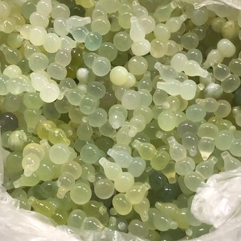 Wholesale of Small Gourd-Shaped Jade Earrings and Accessories, Natural Jade Gourd Pendant Necklaces and Bracelets Wholesale