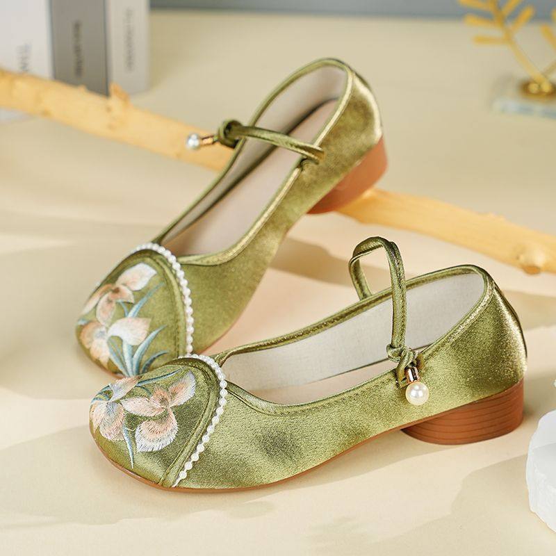 Han Dynasty Shoes Embroidered Shoes Autum New Retro Home Ethnic Style Ancient Style Shallow Mouth Embroider Comfortable Cloth Shoes Shoes for Women