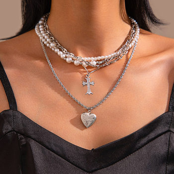 European and American Cross-border Jewelry Fashion Sense Pearl Beaded Clavicle Chain 2-piece Peach Heart Multi-layer Alloy Necklace Women