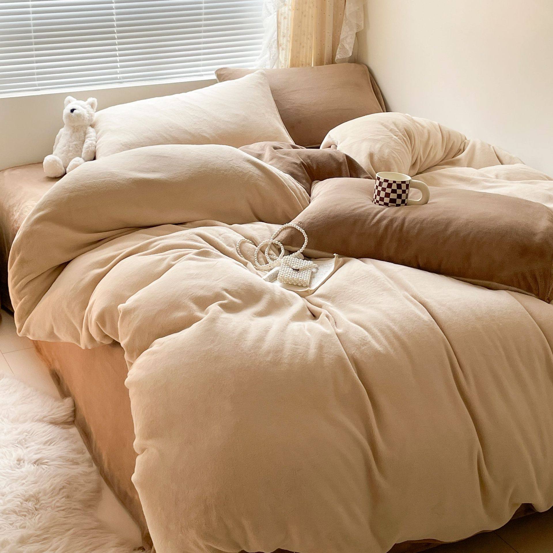 Class a Maternal and Infant Grade Winter Solid Color Thickened Milk Velvet Four-Piece Set Winter Coral Plush Bedding Three-Piece Set