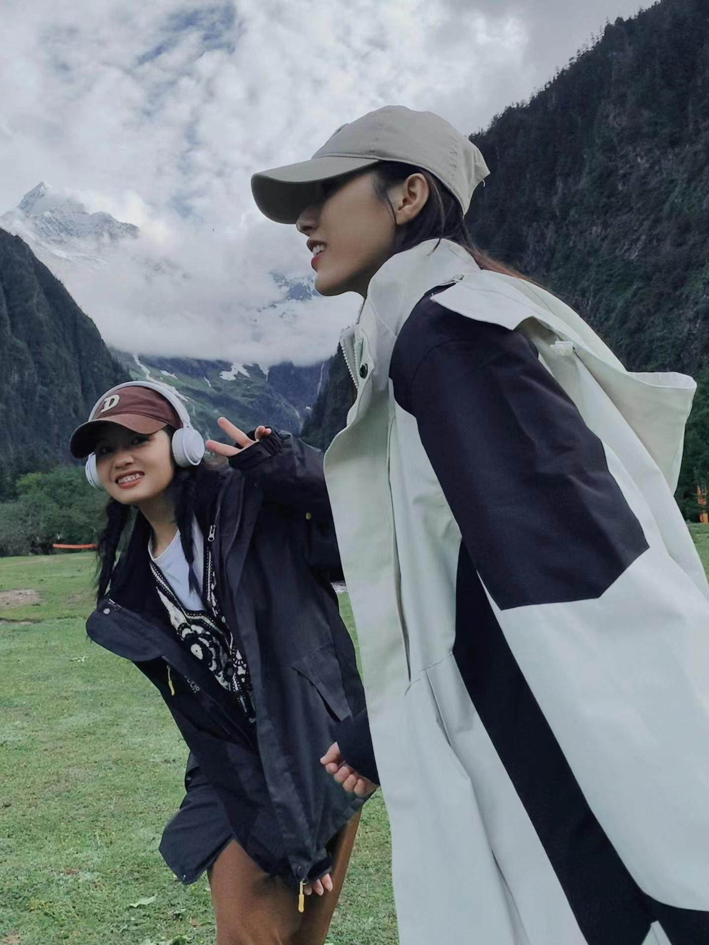 Outdoor Jacket Three-In-One Women's Windproof and Water-Repellent Couple's Single-Layer Thin Mountaineering Jacket Men's Wholesale