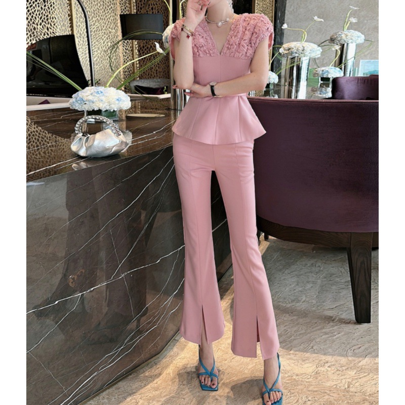 (Mới) Mã A4945 Giá 2110K: Đồ Bộ Nữ Chtyai Cả Bộ 2 Món Cổ Chữ V Thời Trang Nữ Chất Liệu G05 Sản Phẩm Mới, (Miễn Phí Vận Chuyển Toàn Quốc).