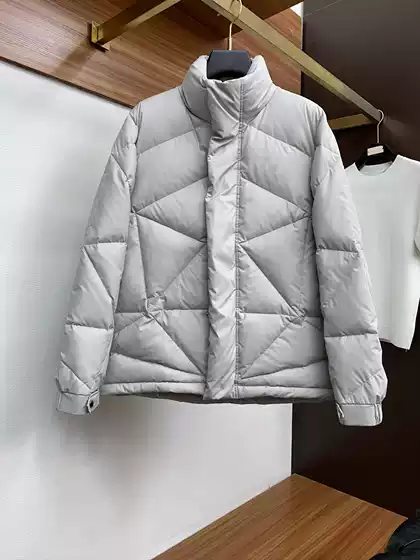 2024 Winter New in stock Triangle Label Shoulder Seal Men's and Women's Couple Down Jacket 90 White Duck Down Thickened Jacket