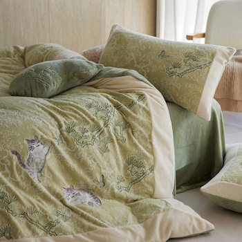 Chinese Style 25 Autumn and Winter New Wide-Brimmed Carved High-Weight Milk Velvet Fleece-Lined Thickeneded Warm Four-Piece Bedding Set