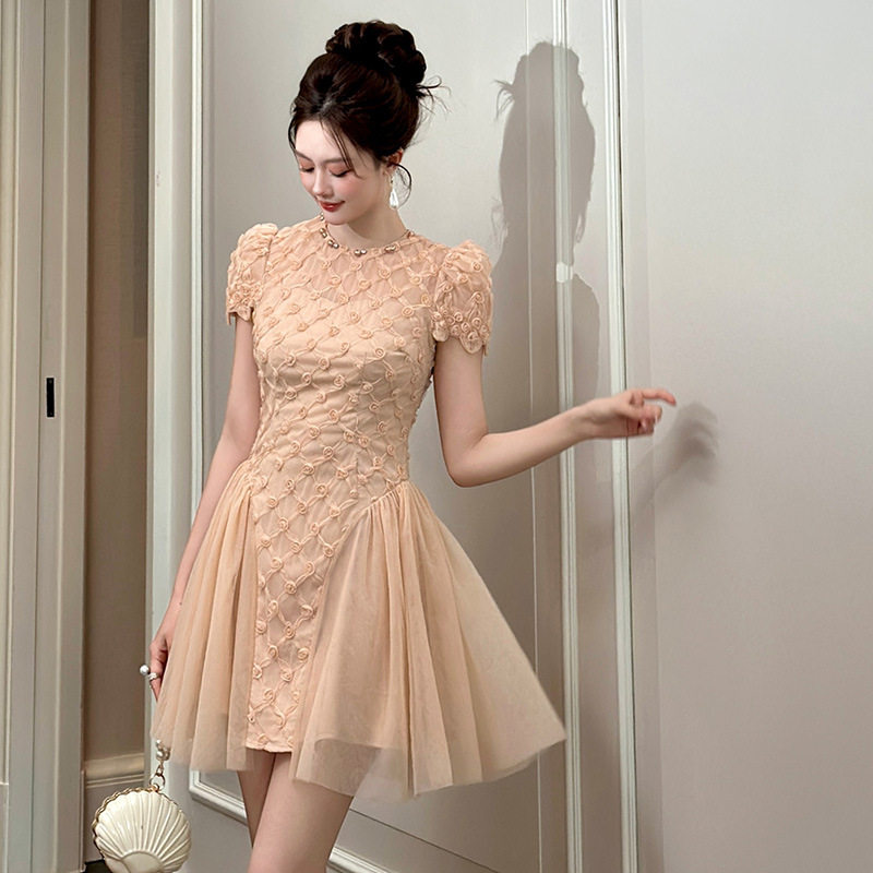 Đầm suông nữ cổ tròn tay bồng chất lưới xòe chữ A — [Hồng sâm banh]