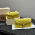Canvas yellow