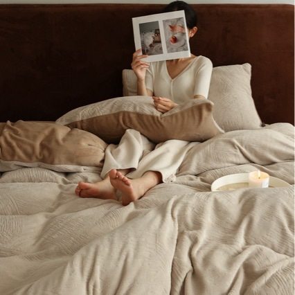 Hard to coax the same | high weight milk velvet four-piece set A double-sided velvet padded warm coral antistatic kit