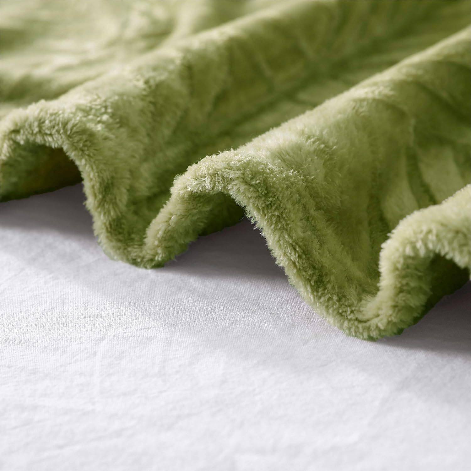 Herringbone Pattern Flannel Blanket for Family Gift Blanket Sofa Nap Blanket Soft Towel Quilt Super Soft