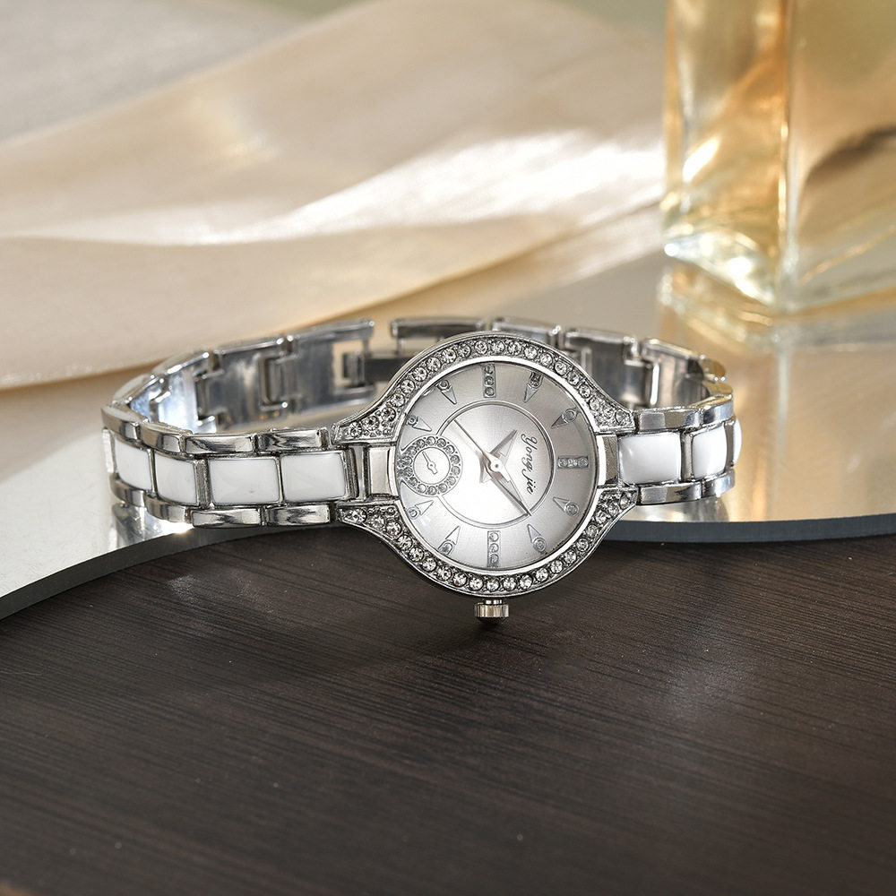 European and American Style Casual Temperament Epoxy Steel Strap Quartz Women's Watch Fashion Full Digital Surface Alloy Watch Women's Watch