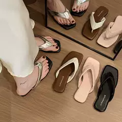 Flip-Flops for Women for Summer Wear, 2026 New Style, Fashionable and High-End, Suitable for Skirts, Flat-Soled Beach Sandals