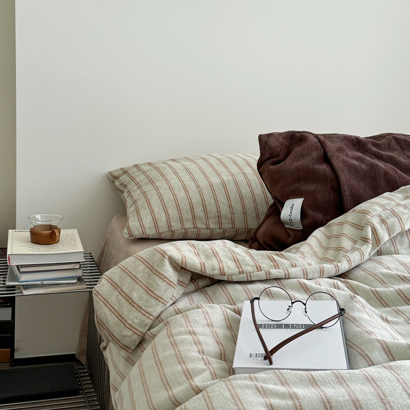 Korean Simple Herman Stripesd Milk Velvet Four-Piece Set Autumn and Winter Heat Storage Warm Quilt Cover Bed Sheets Bed Three-Piece Set