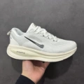 V18 Running Shoes White/Black [Authentic Version] Cross-Border Exclusive