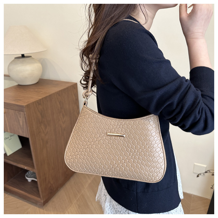 O1CN01kZNt3Y1L08aBm9nXe !!2216157661236 0 cib