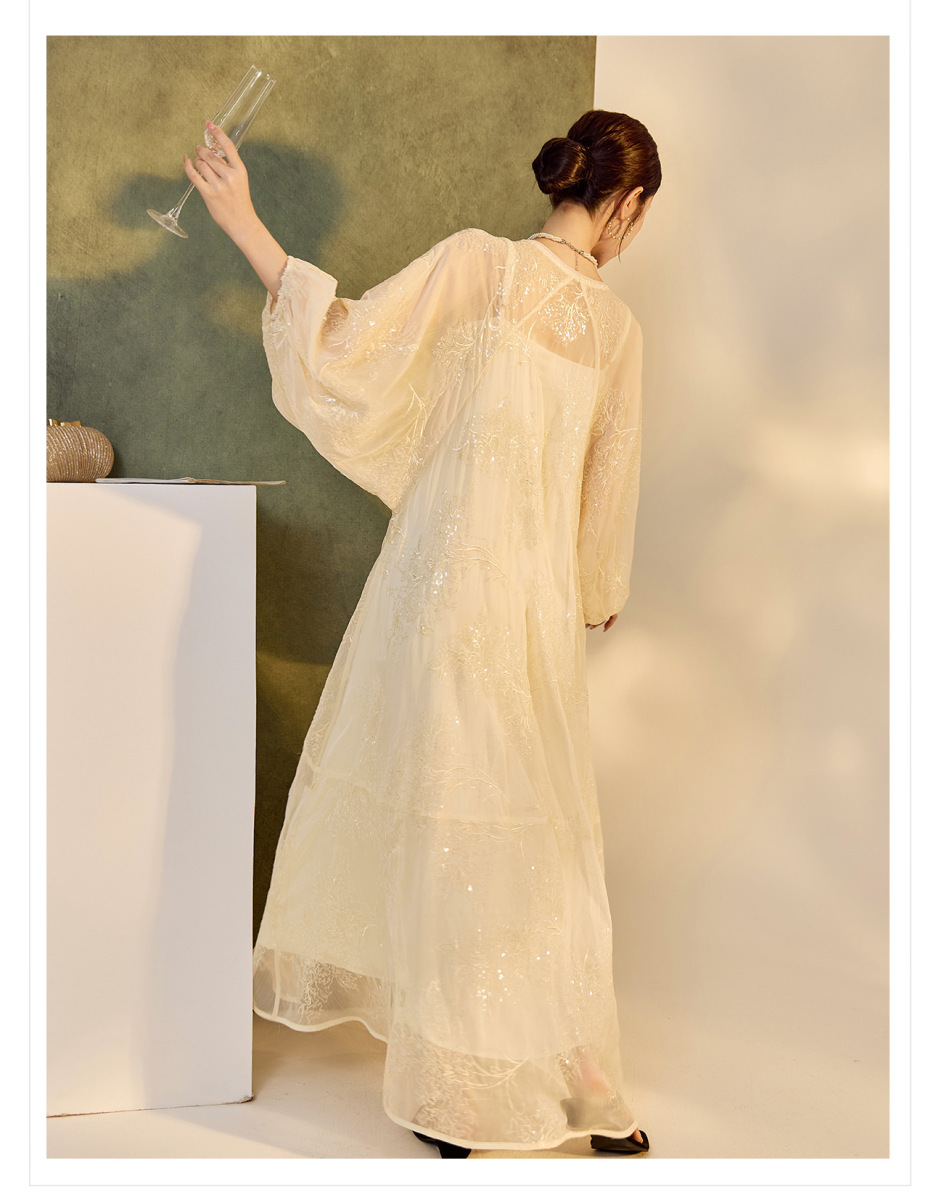 Đầm maxi nữ thêu họa tiết hoa tay phồng cổ chữ V dáng suông — Gạo sợi mây (giao hàng trong 7 ngày), Gạo sợi mây (giao hàng trong ngày)