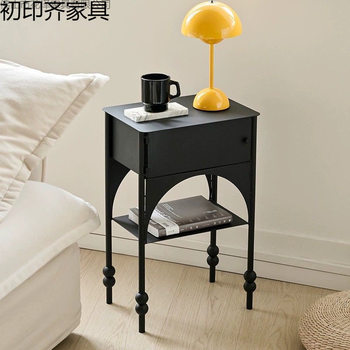 Fashion Nordic Sofa Side Table Black Narrow Side Cabinet Small Apartment Bedroom Bedside Table Retro Personality Design Coffee Table