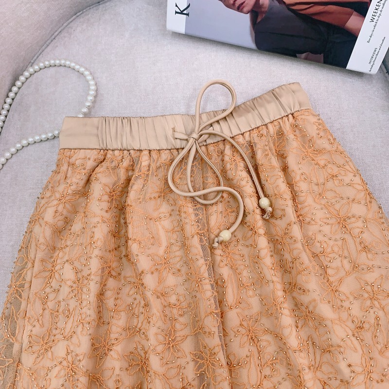Quần ống rộng cạp vừa hai lớp thêu dây đính cườm phong cách suông nhẹ — Cam mềm, Trắng ngọc