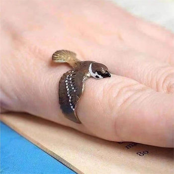 Personalized creative sparrow hug ring fingertip beating bird 2024 new ring ring ring funny ring women