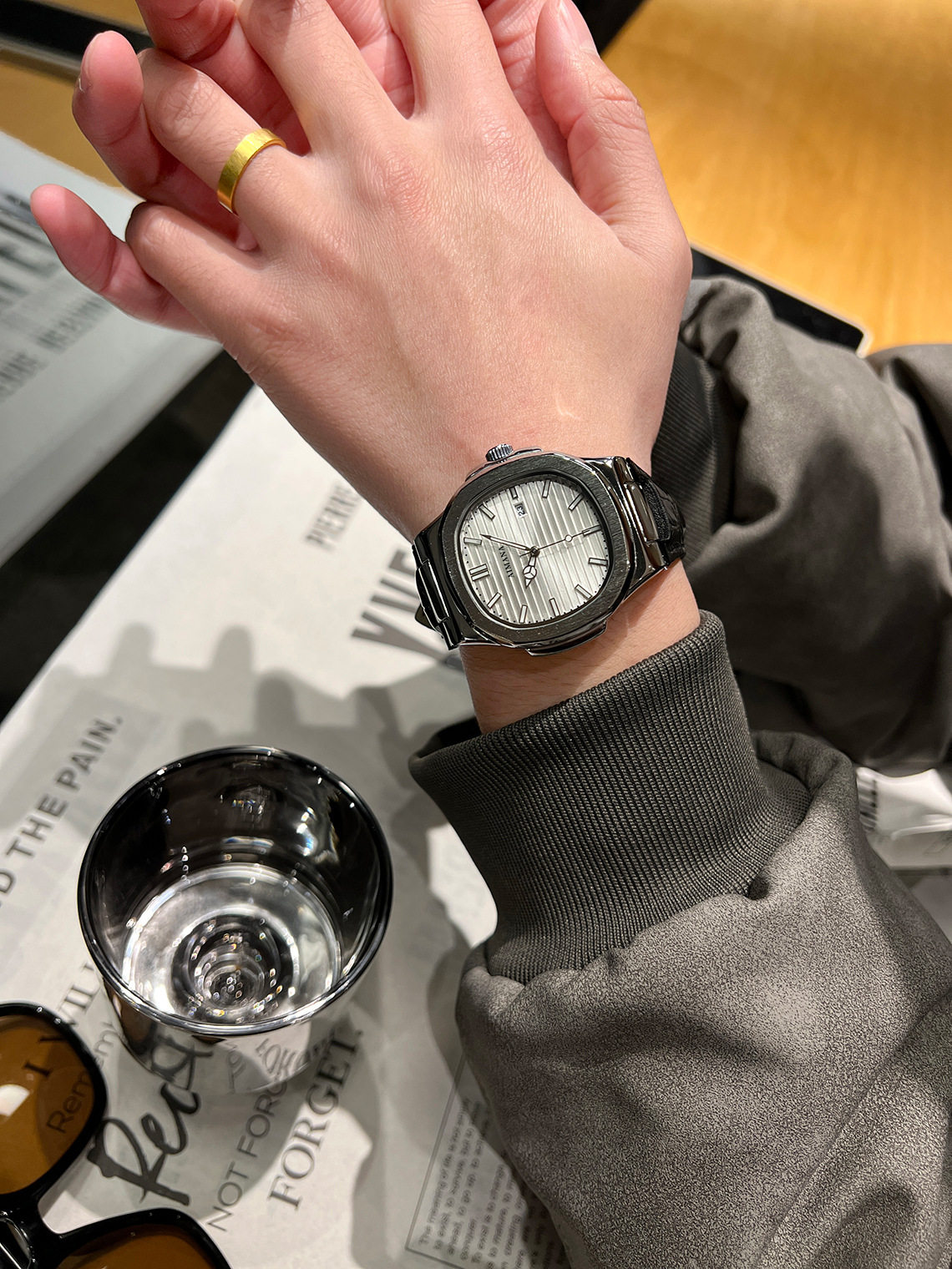 O1CN01khKBbi1Z6v5BlTl4W !!2219695973146 0 cib