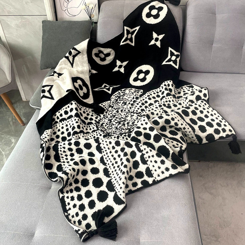Factory Direct American Light Luxury Living Room Decorative Blanket Multifunctional Blanket Nap Blanket Shawl Blanket Knitted Casual Blanket