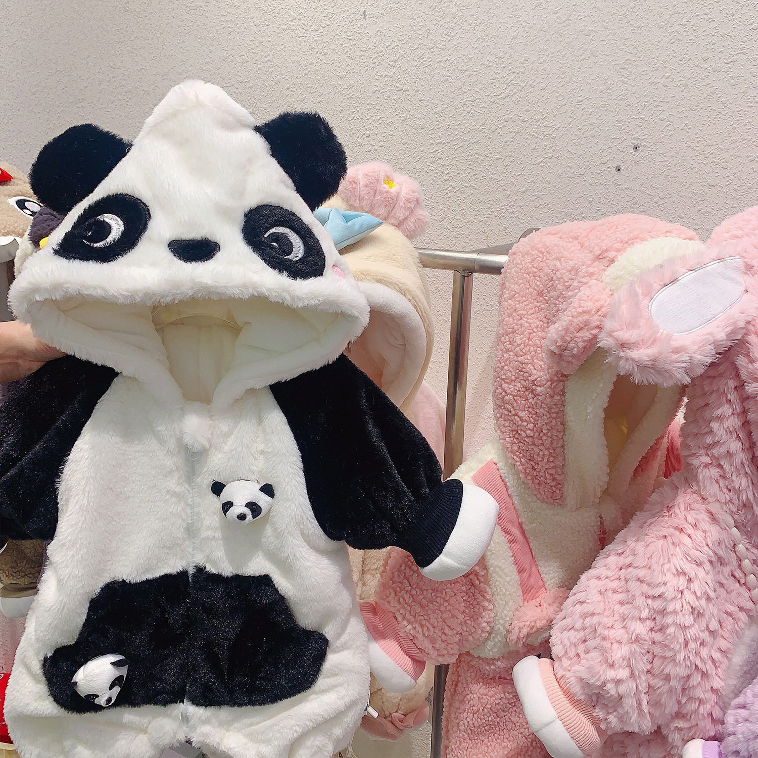 26Th Winter Model for Boys and Girls, Fleece-Lined and Thickened for Warmth, Cute Panda Cartoon Romper, Fashionable Outdoor Clothing