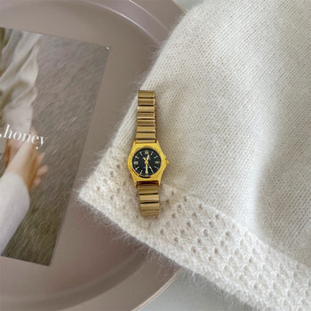 Vintage Black Gold Bamboo Watch with High Sense Women's Simple Small Dial Elegant Women's Fine Quartz Cross-border Supply