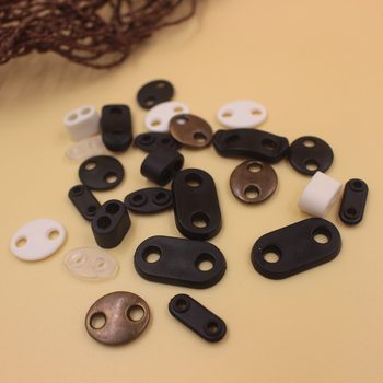 Plastic Soft Leather Buttons Are Foldableable and Continuously with Two Holes, Rope Anti-Slip Buttons, Black and White Transparent Clothing Accessories, Plastic Accessories