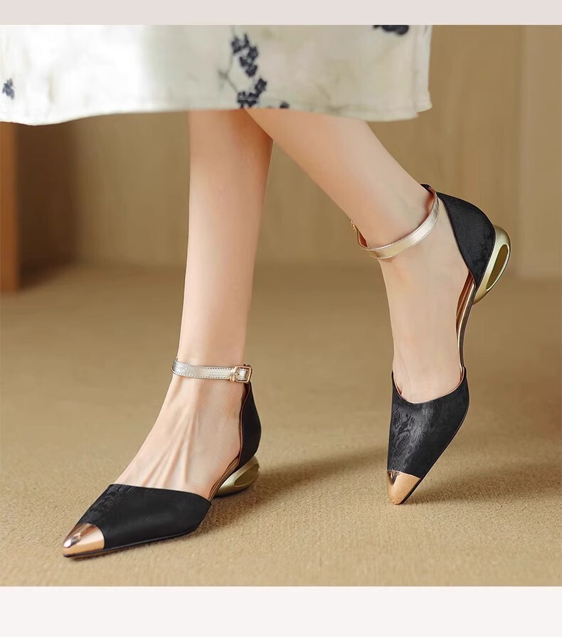 Sandal nữ quai ngang bít mũi mũi nhọn kim loại gót thô 3cm phối cùng áo dài — Màu be, màu đen, Xanh lá cây