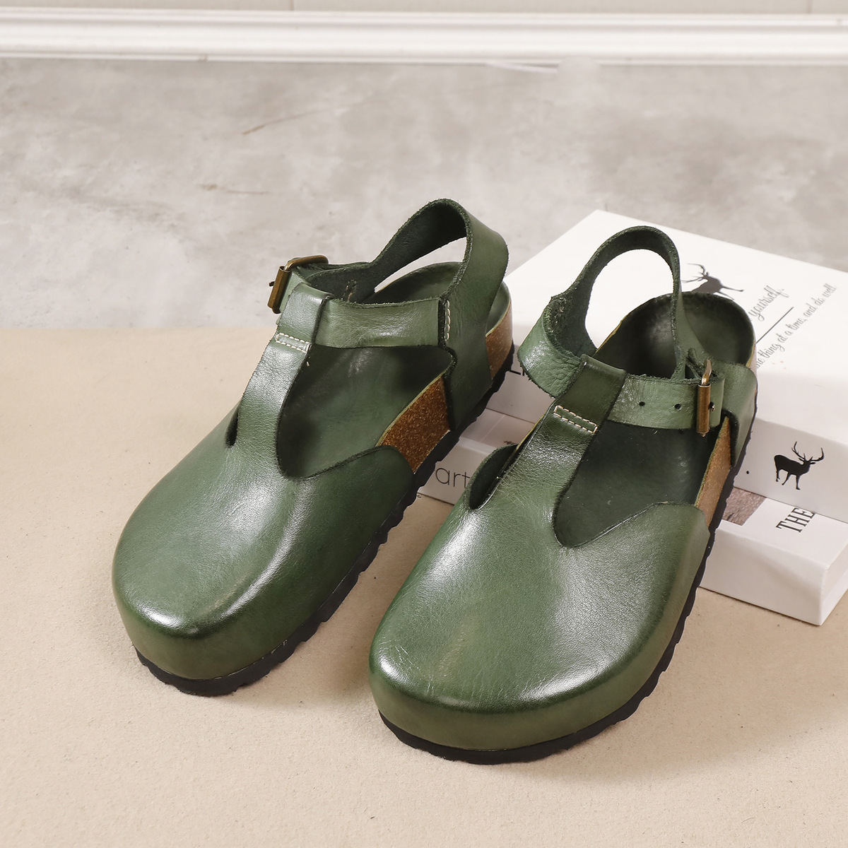 Sandal nữ quai ngang da bò thật phong cách cổ điển, đế bằng êm chân — Màu đen, Màu xanh lá