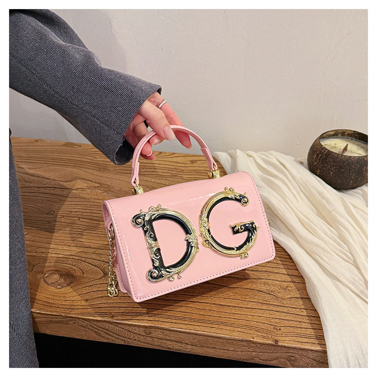 Cross-Border Patent Leather Hand-Held Fashion Women's Bag Chain Crossbody Bag Hand-Held Dinner Bag Fashion Catwalk Bag 16 O1CN01ktX9K32G0X5G6oa2h !!2220381628953 0 cib
