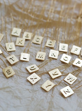 lisa同款方牌字母颈链