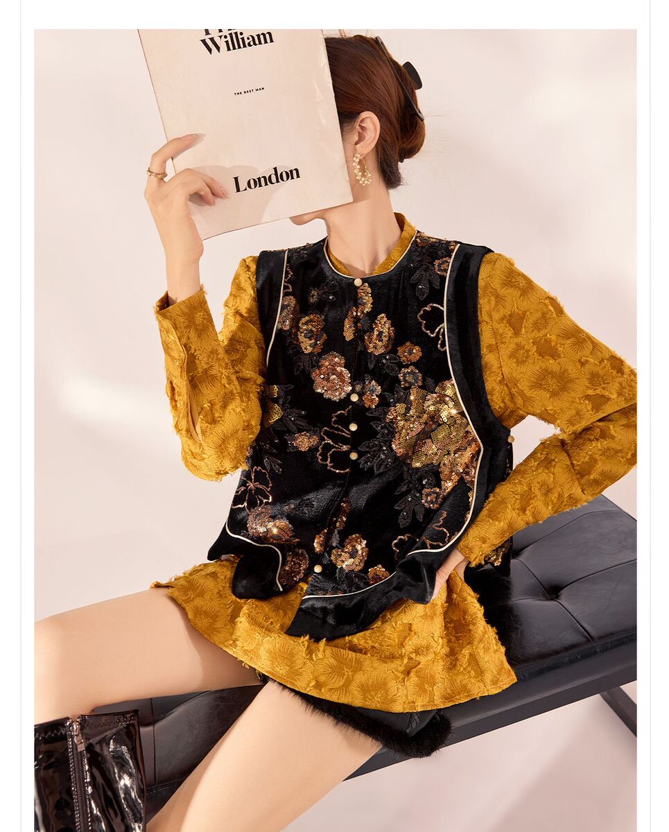 Áo vest nữ dáng gile thêu hoa đính cườm phối cúc — Màu đen