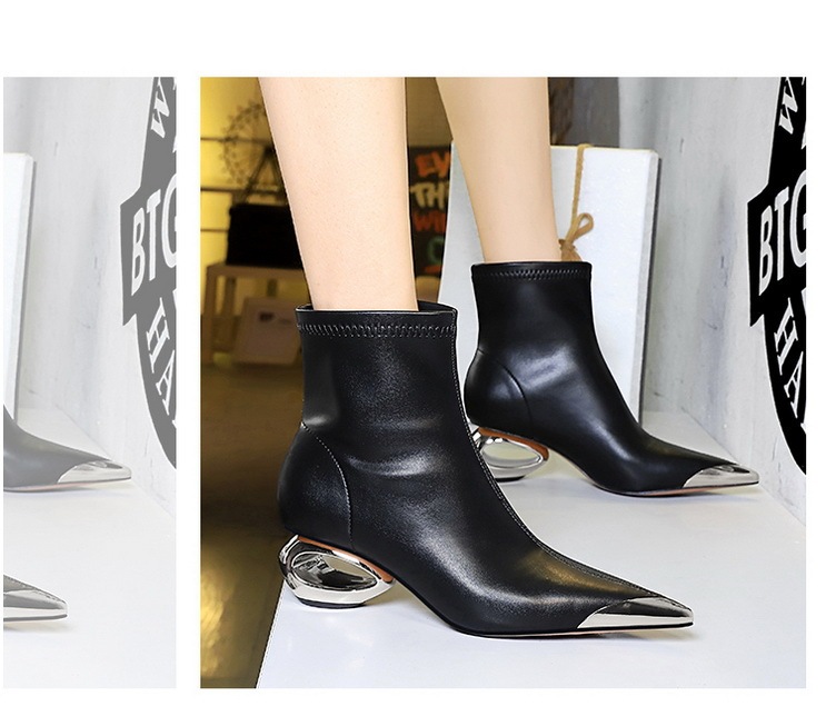 Boot nữ cổ thấp mũi nhọn gót kim loại rỗng phong cách dự tiệc — Màu bạc, Màu vàng