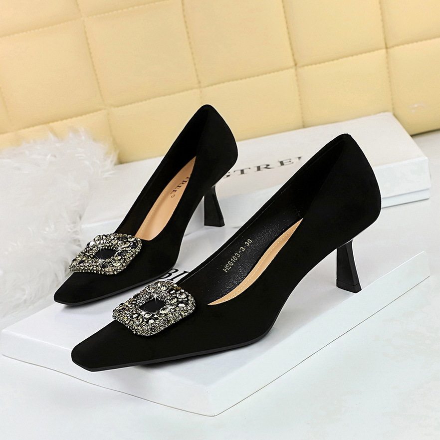 Giày Cao Gót Nữ Nỉ Mũi Vuông Chiều Cao Đế Khoảng 8cm Đính Đá Màu Đen