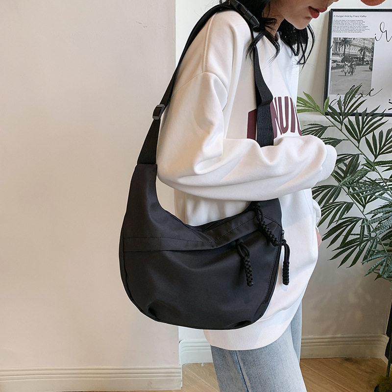 Fashionable Commuting Shoulder Bag Large Capacity Crossbody Bag Women's Bag Autumn and Winter New Casual Printed Logo Underarm Bag Wholesale