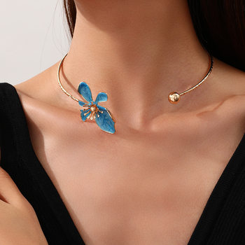 Cross-Border Hot-Selling Fashion Retro Metal Flower Necklace Women's Light Luxury Design Necklace Jewelry Necklace
