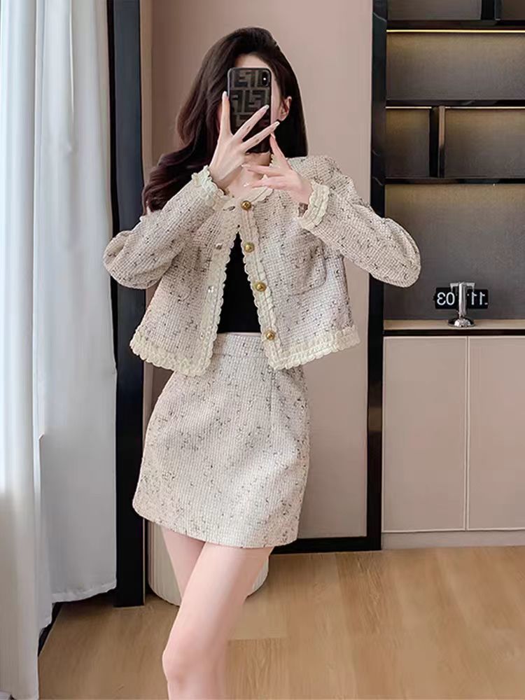 Chic Womens Two Piece Set Elegant Design Lightweight Fabric Stylish Fall Colors Perfect for Early Autumn Wear
