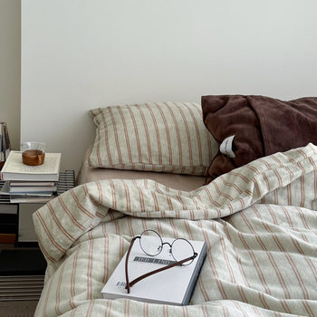 Ins Mix and Match Stripesd Milk Velvet Warm Four-Piece Set Simple and Comfortable Double-Sided Coral Velvet Quilt Cover 1.8 Bedding