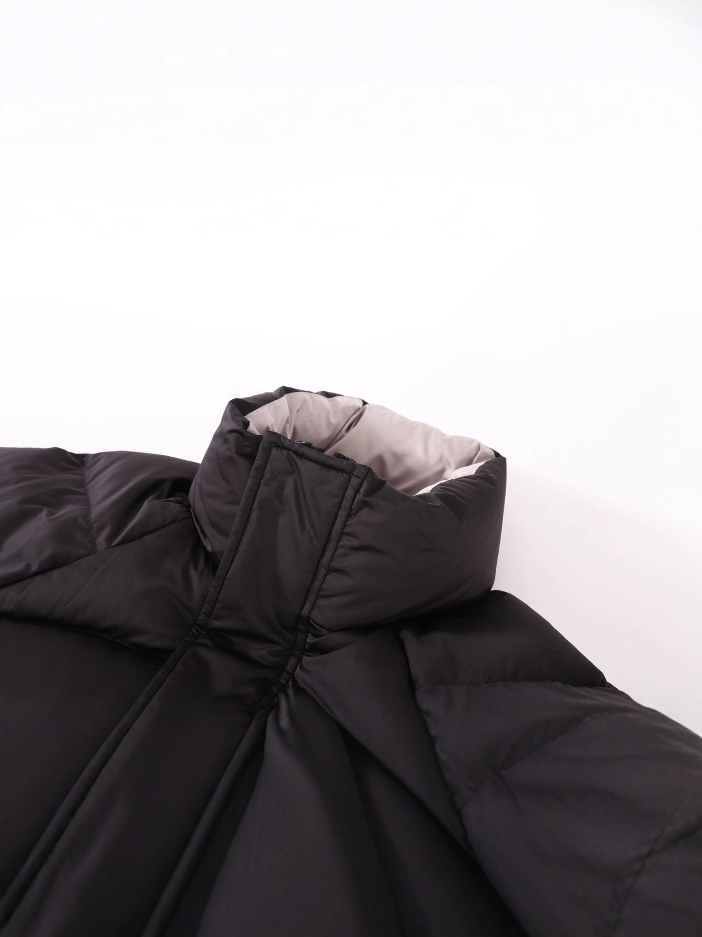 Cross-Border Factory New White Duck down Short down Jacket Men's Thickened Warm Stand Collar Zipper Pocket Solid Color Fashion