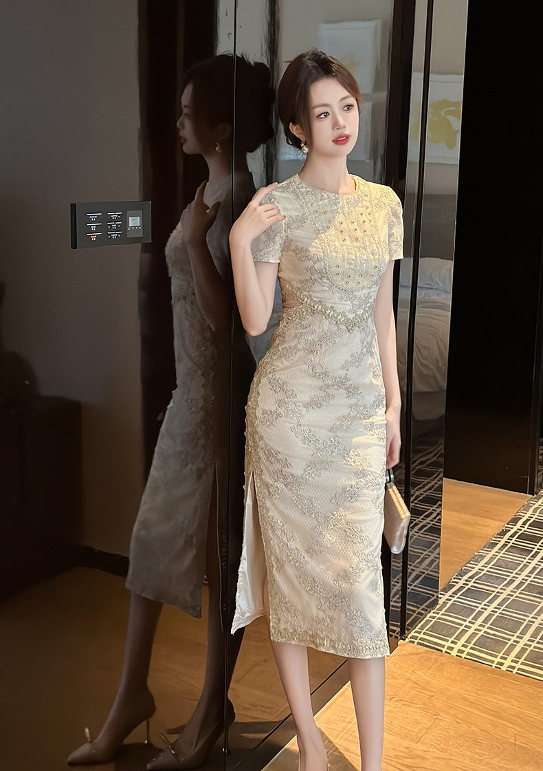 Đầm ôm body nữ ren hoa tay ngắn cổ tròn cao eo dáng dài trung niên phong cách sang trọng — [Vàng Champagne] chi tiết 7