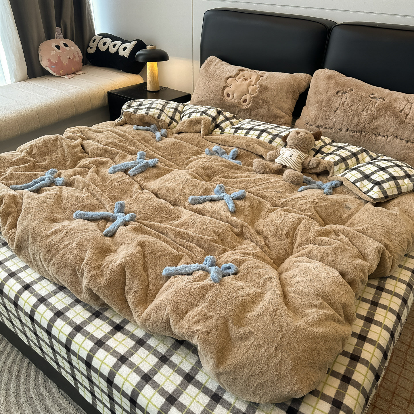 Ins Stereo Bow Thickeneded Warm Rabbit Plush Four-Piece Quilt Cover Milk Coral Velvet Dormitory Three-Piece Set