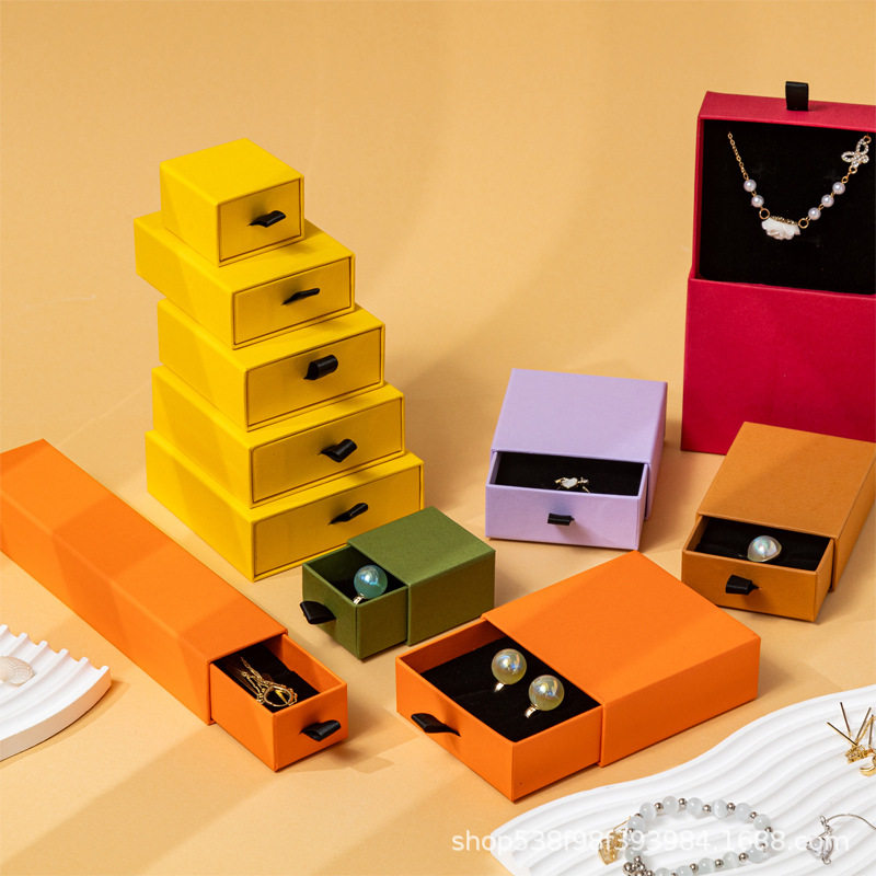 Ready-Made Jewelry Boxes for Bracelets, Earrings, Pendants, Jewelry, Bracelets, Pearl Necklaces, Rings, and Jewelry Packaging Boxes