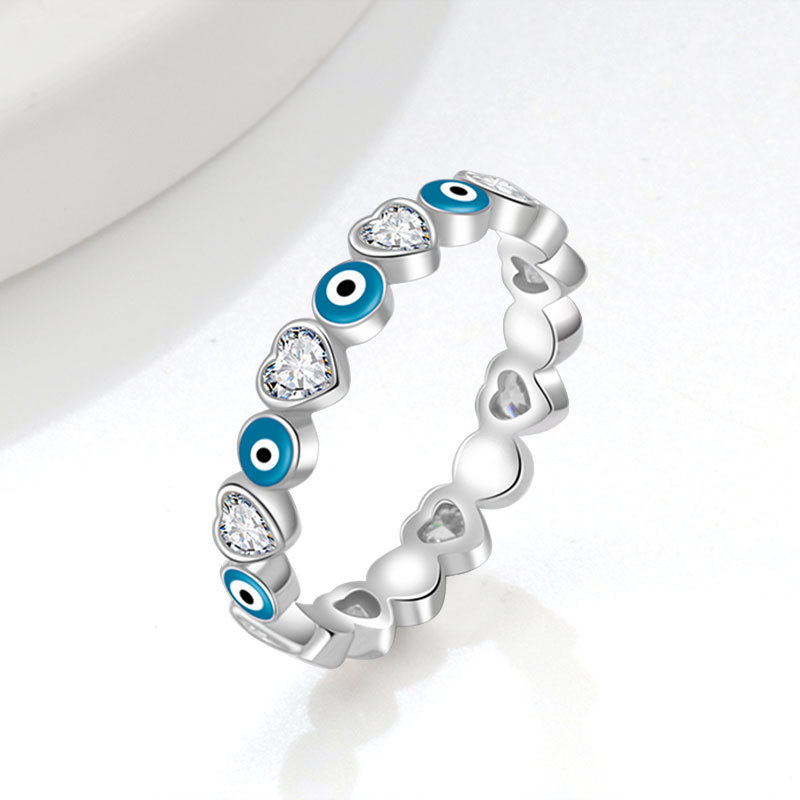 欧美跨境新款恶魔之眼爱心戒指女镶钻滴胶轻奢设计感指环现货批发