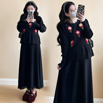 in stock 2024 autumn and winter pregnant women suit thickened Korean knitted flower top pregnant women knitted skirt two pieces
