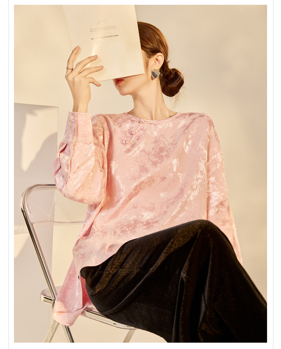 Áo sơ mi nữ dài tay dáng rộng họa tiết hoa dệt jacquard — Hồng đào (giao hàng 7 ngày), Trắng Nguyệt Hoa (giao hàng 7 ngày), Trắng Nguyệt Hoa (Giao hàng trong ngày)